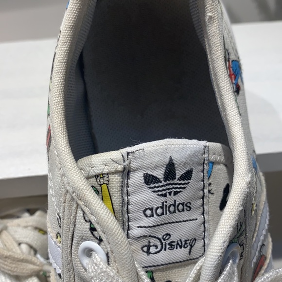 Adidas Original Nizza x Disney Goofy Sneakers - Picture 5 of 6